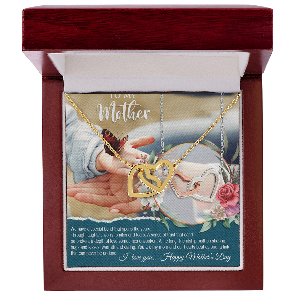 Forever Connected: Interlocking Heart Necklace with a Heartfelt Message for Mom