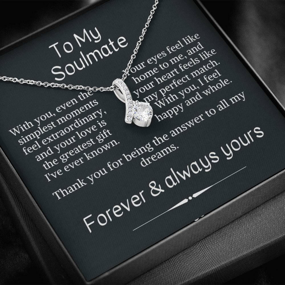 Glimmering Elegance: The Radiant Necklace - Giulia's Jems