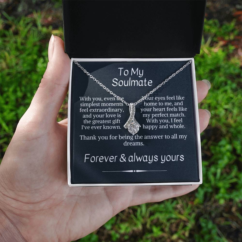Glimmering Elegance: The Radiant Necklace - Giulia's Jems