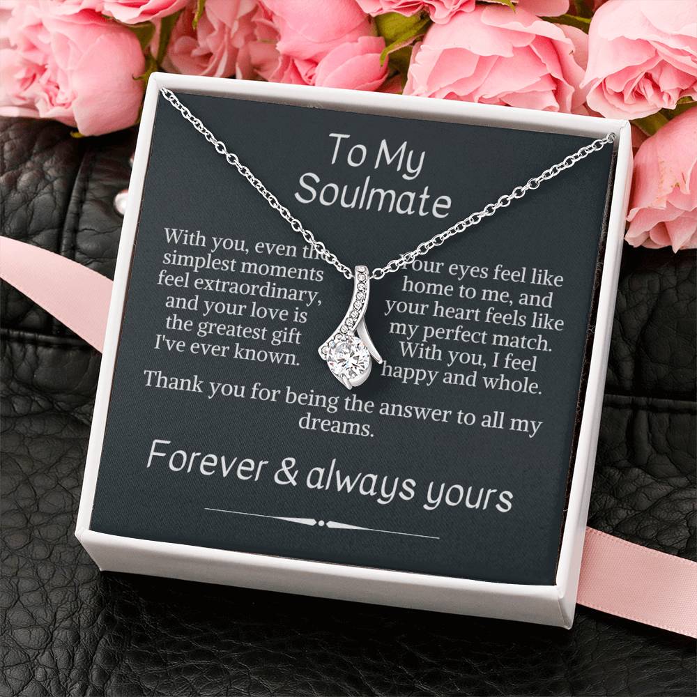 Glimmering Elegance: The Radiant Necklace - Giulia's Jems