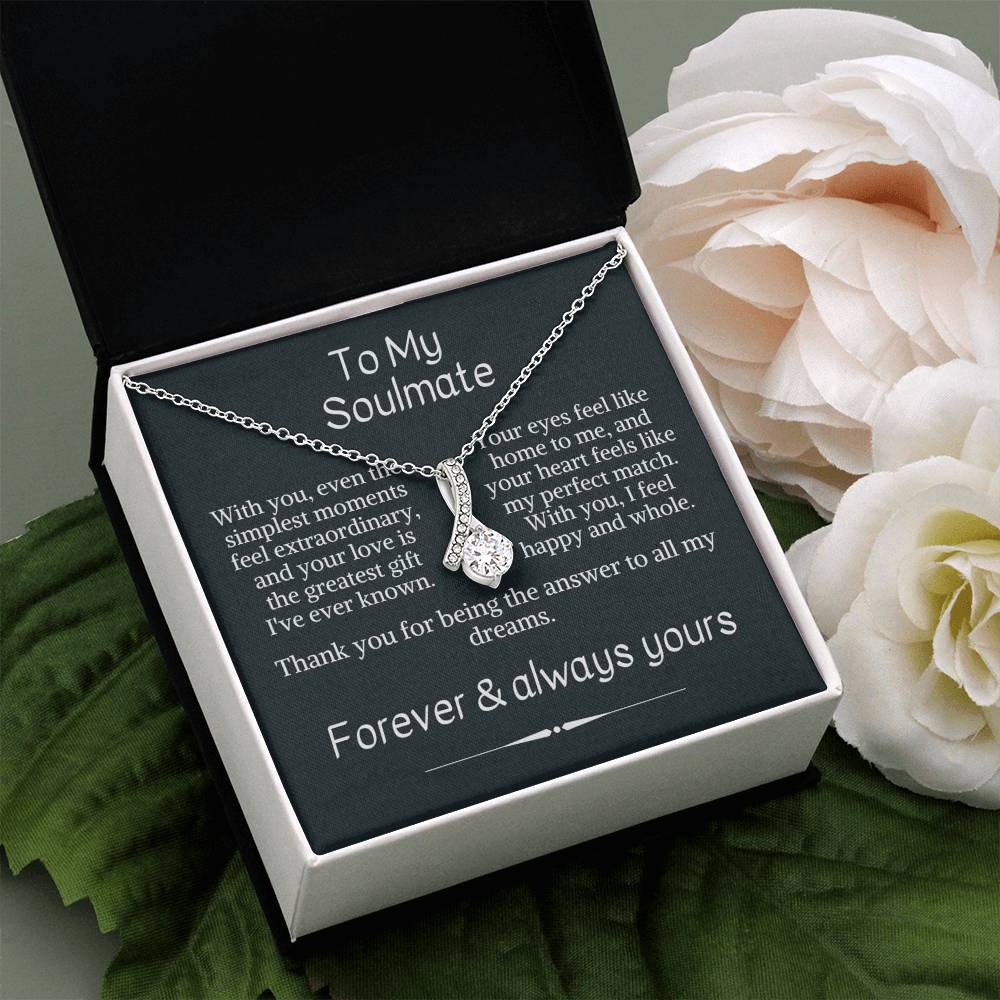 Glimmering Elegance: The Radiant Necklace - Giulia's Jems