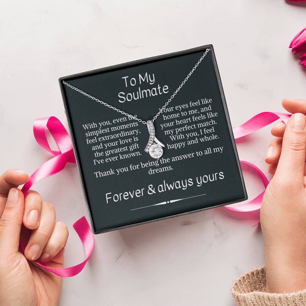Glimmering Elegance: The Radiant Necklace - Giulia's Jems